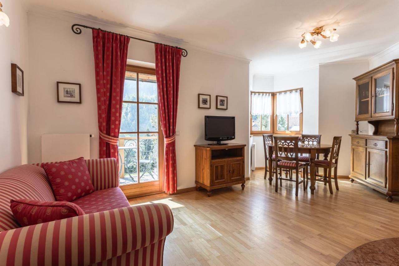 Castel Apartment *