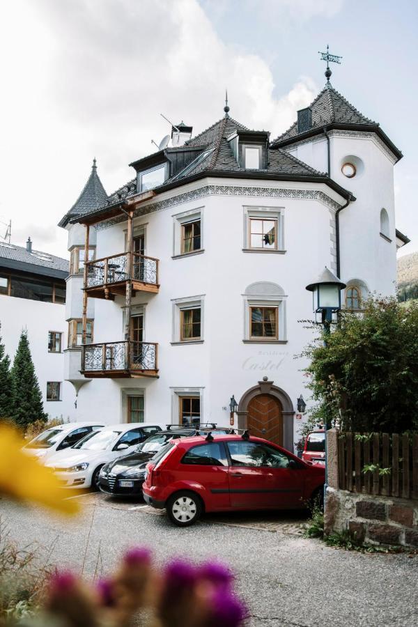 Castel Apartment *